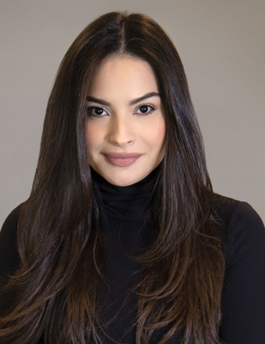 Agent Photo of Elizabeth