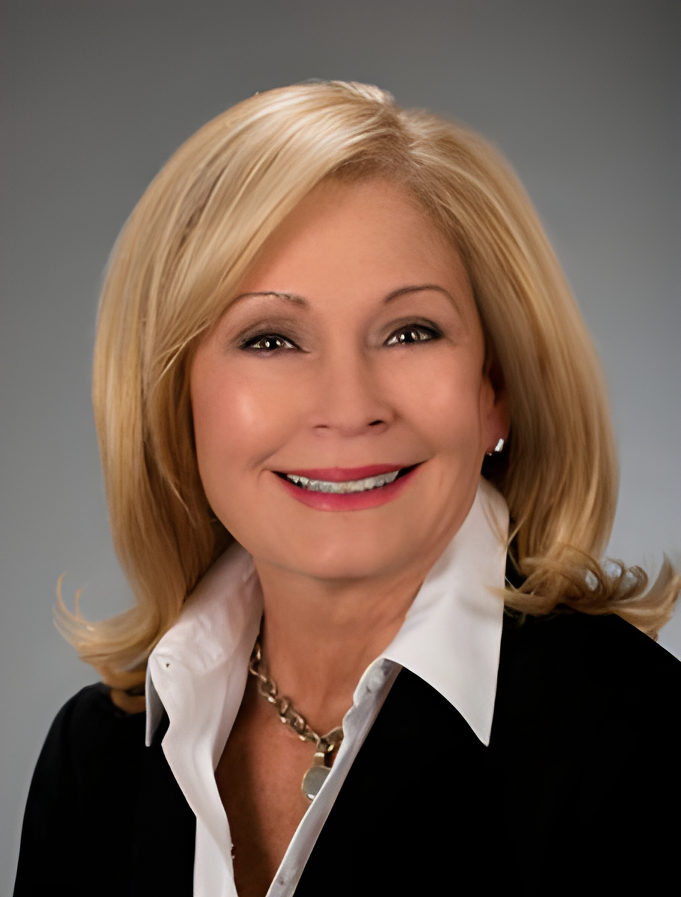 Agent Photo of Julia